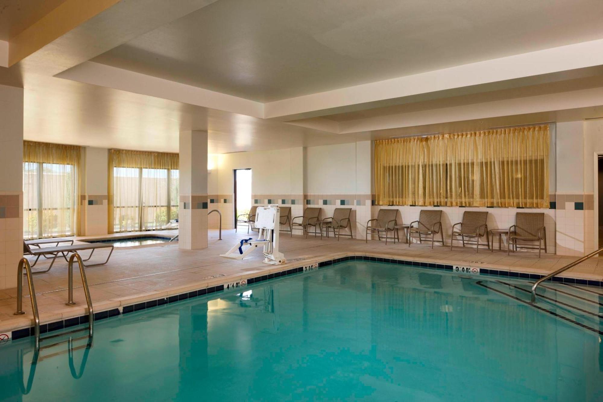 Hotel Courtyard By Marriott Jackson Exterior foto